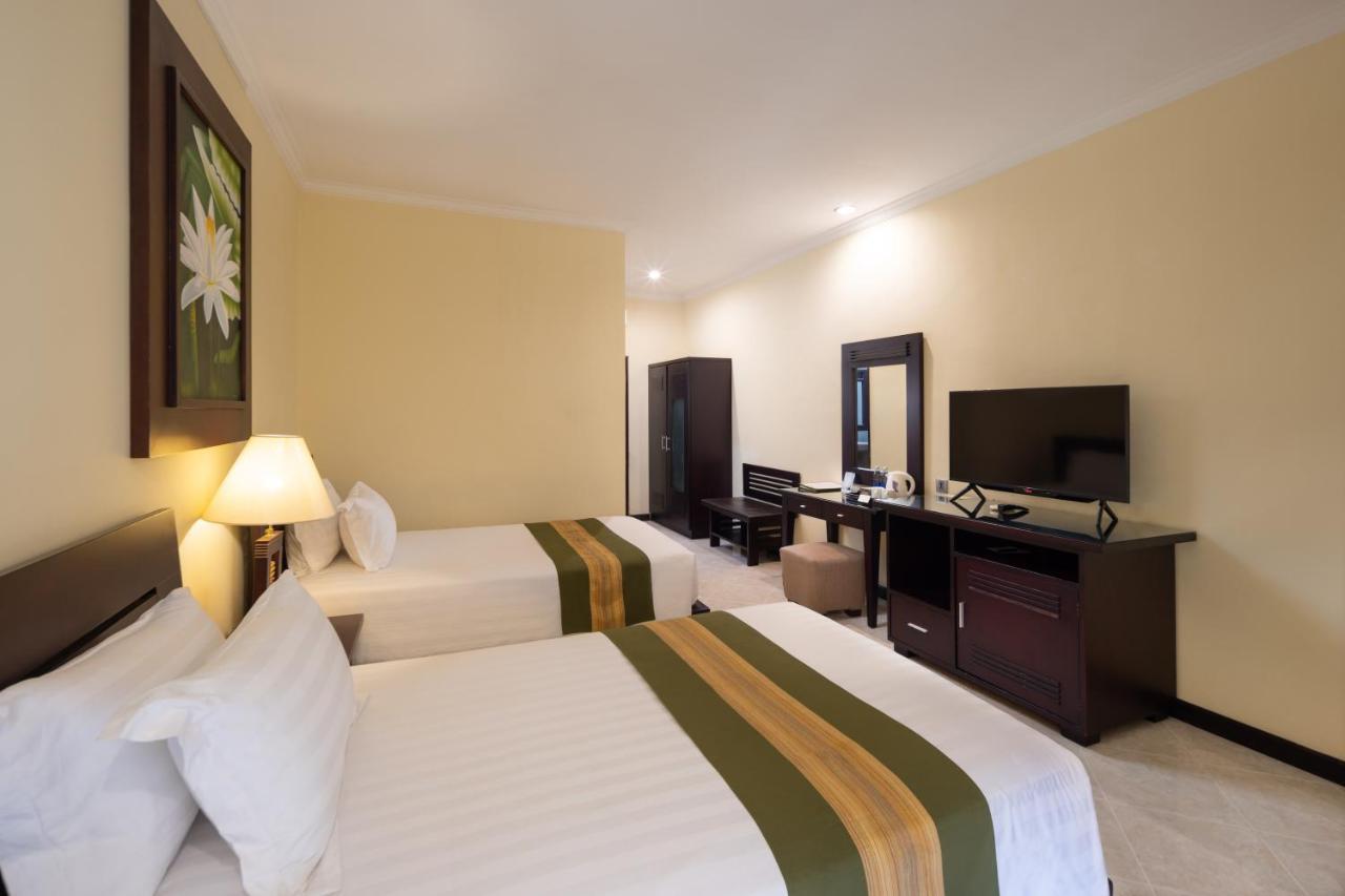 Adi Dharma Hotel Kuta Kuta Lombok Buitenkant foto